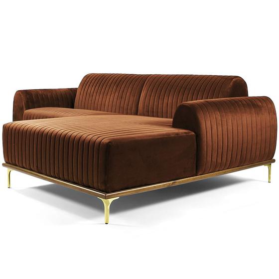 Imagem de Sofá 03 Lugares 230 cm Chaise Esquerdo Molino Base Madeira Pés Gold Veludo Camel - CasaePoltrona