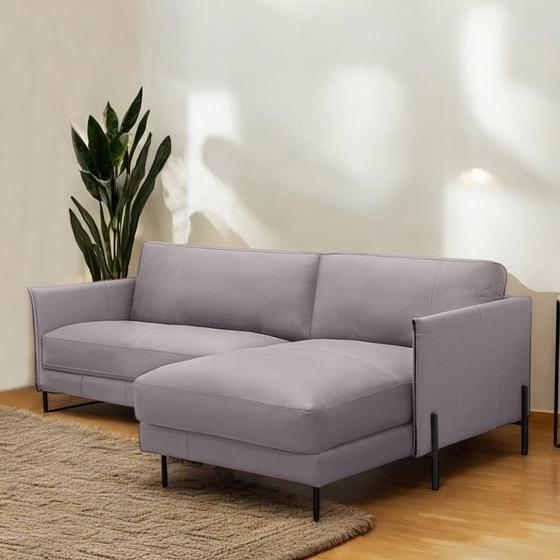 Imagem de Sofá Decorativo Karine 3 Lugares Sala de estar 230cm com Chaise Pés em Aço Couro Avelã G88 - Gran Belo