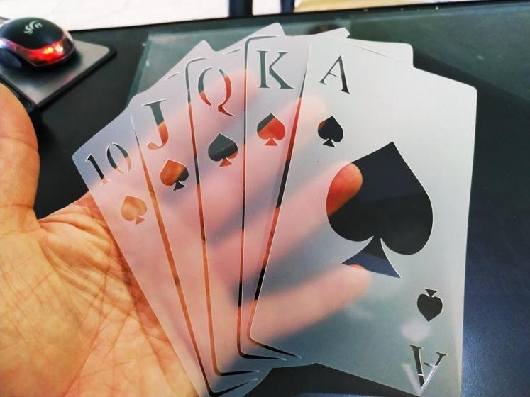 Imagem de Stencil Cartas de Baralho Para Aerografias e Pinturas 