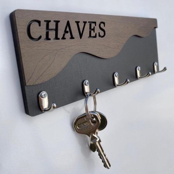 Imagem de Suporte para Chaves em MDF: Organização Sofisticada e Prática com Toque de Madeira Tabaco
