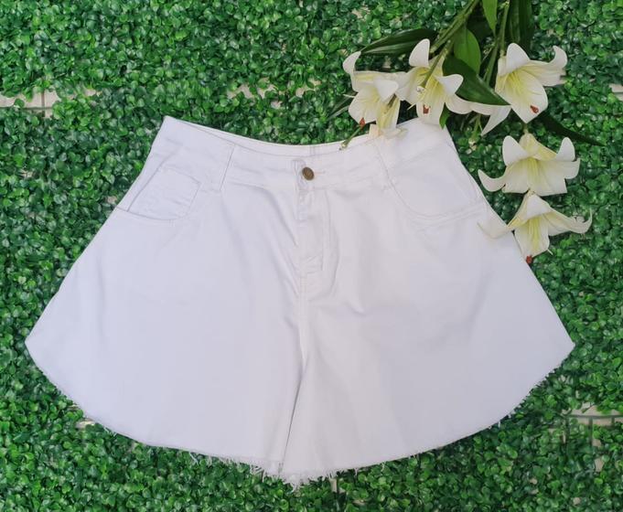 Imagem de SUSEK MODAS Short Jeans Feminino Cintura Alta Tingido Detalhes Coloridos 9224