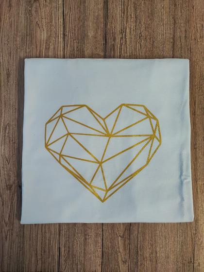 Imagem de T-shirt coração dourado manga curta branca surto clothing  feminina tam G