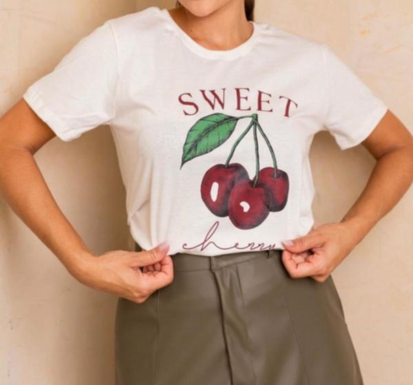 Imagem de T-shirt sweet cherry cereja manga curta gola rasa feminina moda verão