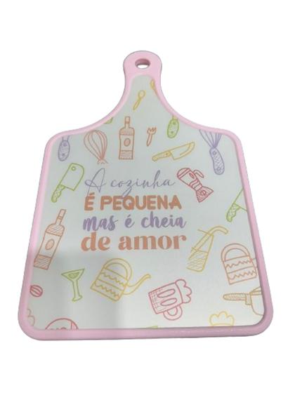 Imagem de Tabua de Corte Carnes Legumes Com Cabo Rosa Cozinha Cheia de Amor 30cm x 19cm