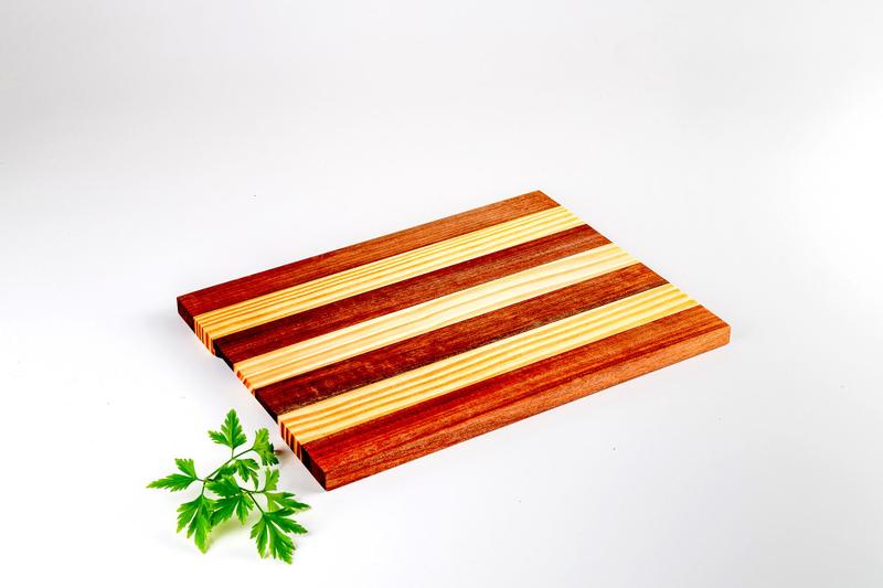 Imagem de Tábua de Cortes para Cozinha Madeira Pinus 30x22,5 cm Grande