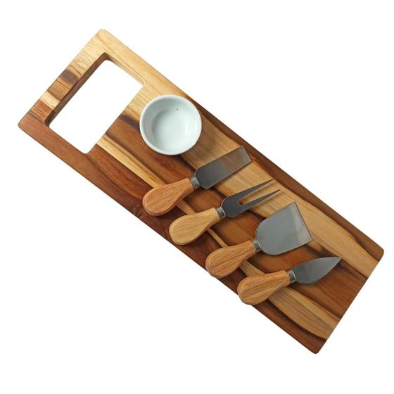 Imagem de Tabua de Servir Queijos Frios Retangular com Alça Madeira Teca com Kit Utensilios Queijo 4 pçs Inox e Ramekim 50ml para