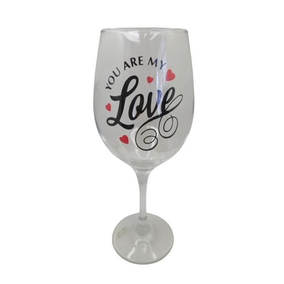 Taça Frase Love Namorados Casal Personalizada Vinho 490ml - META ATACADO Imagem de Taça Frase Love Namorados Casal Personalizada Vinho 490ml
