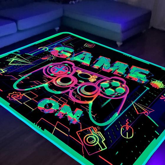 Imagem de Tapete Area KmkicMe Gaming Blacklight UV Reactive 150x100cm