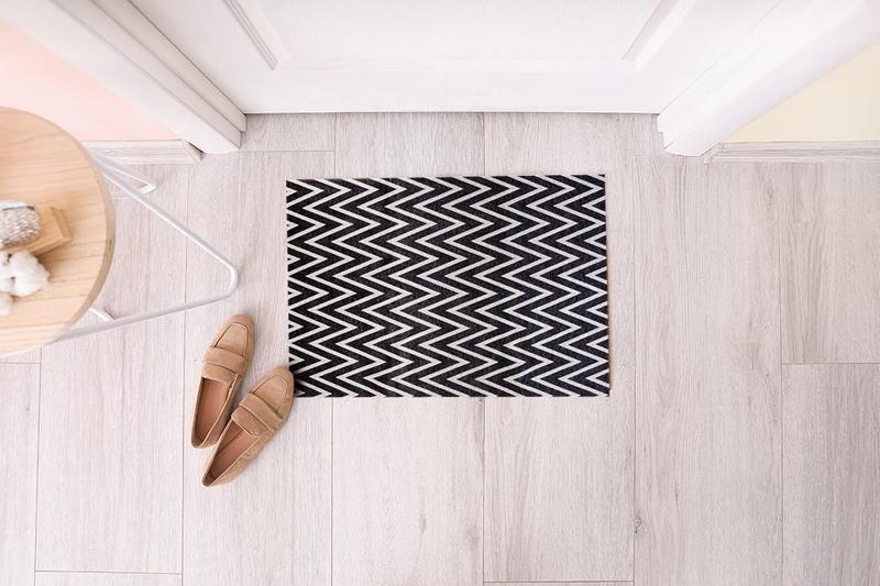 Imagem de Tapete Capacho Porta Entrada 65Cmx40Cm Zig Zag Chevron Preto