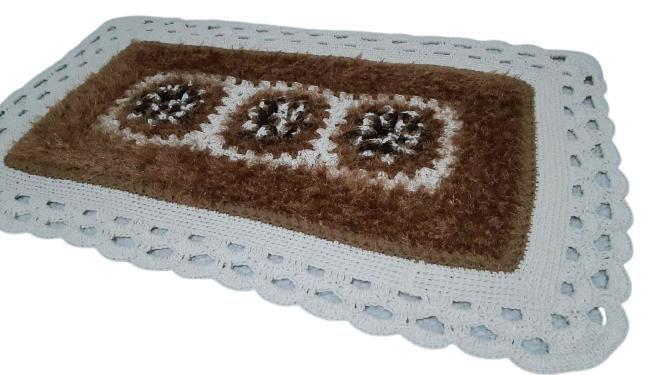Imagem de Tapete de crochê branco e marrom Artesanal