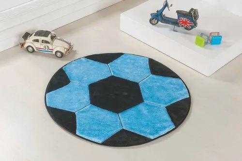 Imagem de Tapete Para Quarto Infantil De Menino Bola Futebol Preto e Azul 65cm