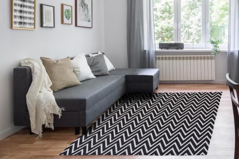 Imagem de Tapete Para Sala ou Quarto 1,00M x 1,32M Antiderrapante Chevron Zig Zag Preto e Cinza