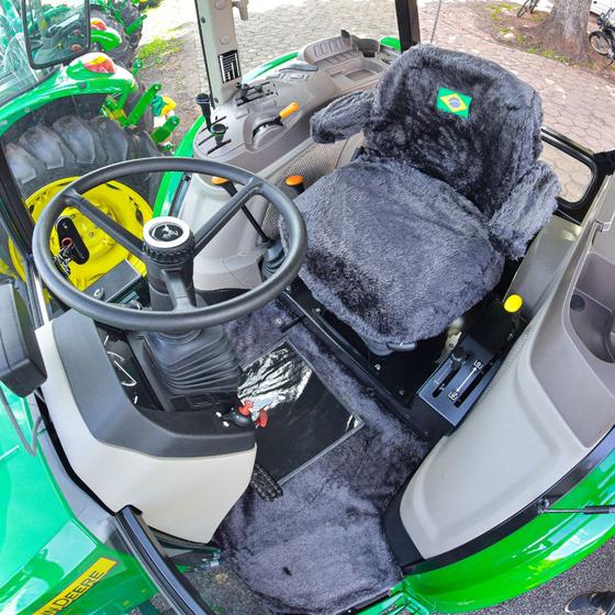 Imagem de Tapete Piso Chinil Compatível Trator John Deere 5065e