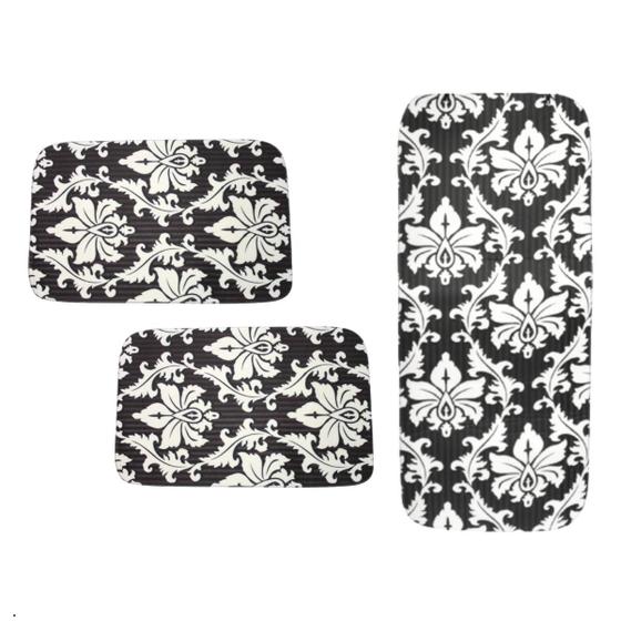 Imagem de Tapetes estampados flores brancas pretos e trilho de látex