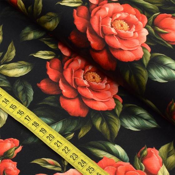 Imagem de Tecido Estampado para Patchwork - Secret Garden : Camelias Com Fundo Preto (0,50x1,40)