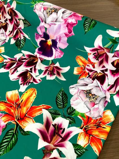 Imagem de Tecido Neoprene Estampa Floral Verde Escuro (0,50cm x 1,40mts)