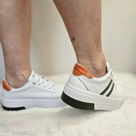 Imagem de Tênis feminino flatform listras - branco/musgo