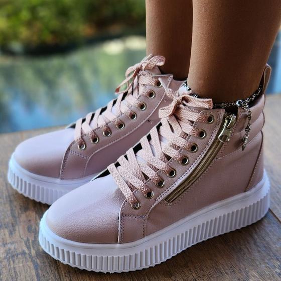 Imagem de Tenis Feminino Rosa com Solado tratorado Plataforma. Botinha Feminina Sola Alta.
