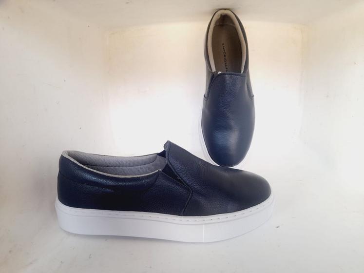 Imagem de Tênis feminino Slip on de  couro