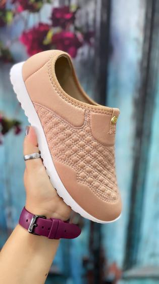 Imagem de Tênis Moleca Slip On Nude