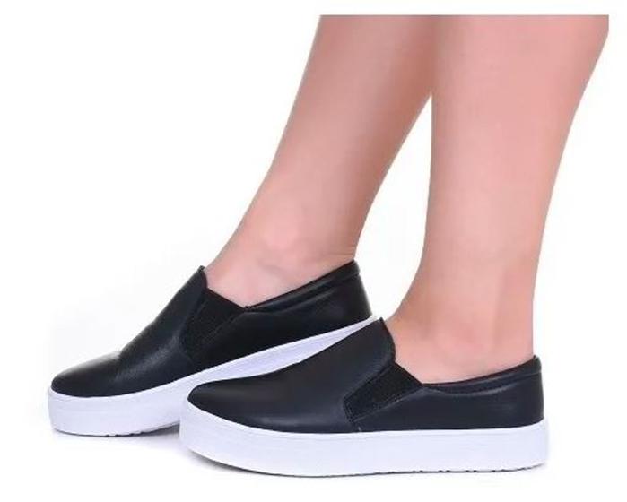 Imagem de Tênis Slip On Preto em Couro Sola FlatForm - Izabela Araújo