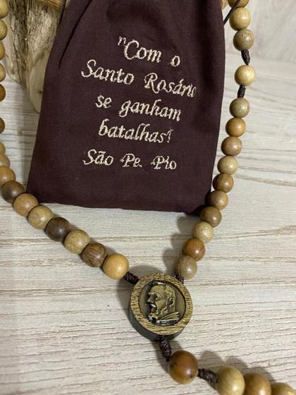 Imagem de Terço de madeira imbuía buia Padre pio