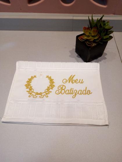 Toalha Bordada Batizado Dourada - Dohler Imagem de Toalha Bordada Batizado Dourada
