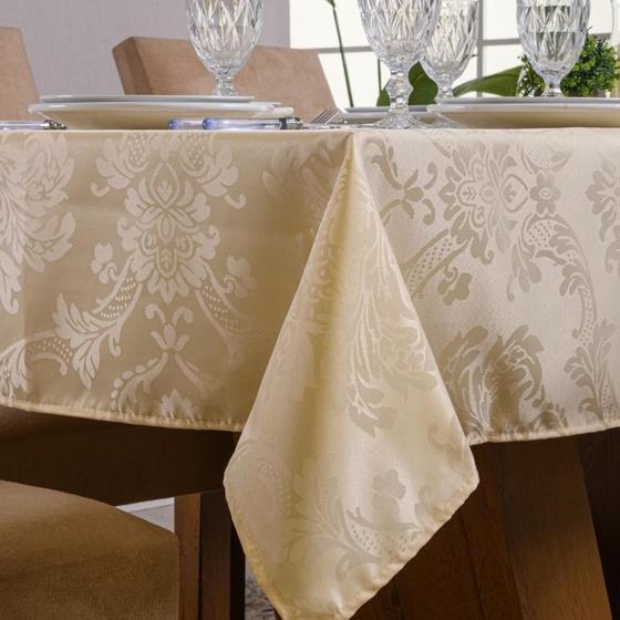 Imagem de Toalha De Mesa 4 Lugares 1,40mts X 1,40mts Quadrada Jacquard Acabamento Em Bainha