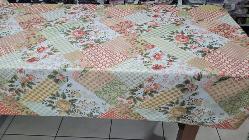 Imagem de Toalha De Mesa Plástica - Termica 2,50m X 1,40m