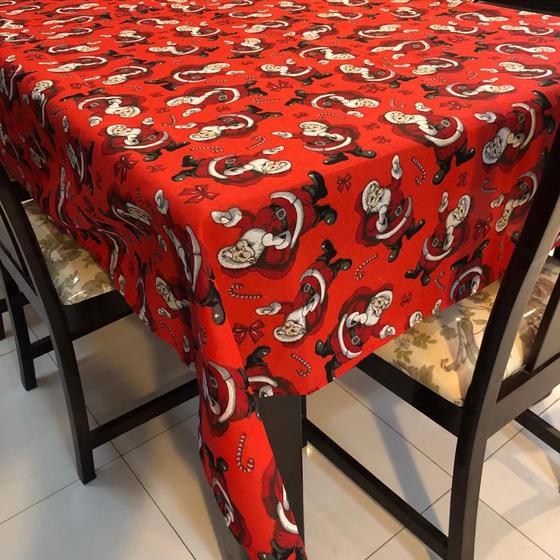 Imagem de Toalha de Mesa Quadrada Gorgurinho Papai Noel Fundo Vermelho - 1,50x1,50m