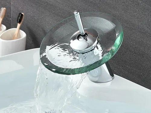 Imagem de Torneira Cascata Monocomando Modelo Copacabana Baixa