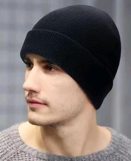 Imagem de Touca masculina em tricôt modelo gorro básica