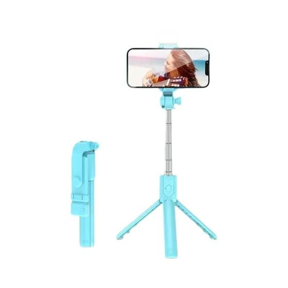 Imagem de Tripé Selfie Stick Bluetooth com Controle Remoto e Luz de Preenchimento