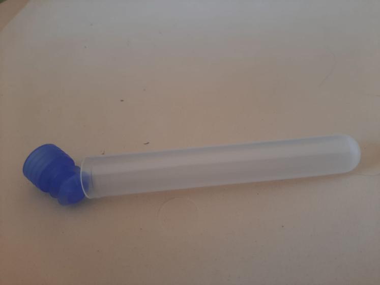 Imagem de Tubo de ensaio com tampa 15x100mm 10ml em Polipropileno ( PP ),embalagem com 99 unidades. Marca Cral