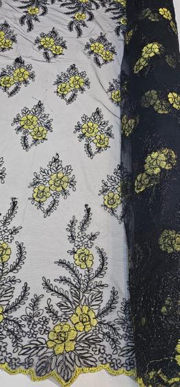Imagem de Tule Bordado com Fio Metálico Bicolor com Rosas Amarelo com Preto 149A