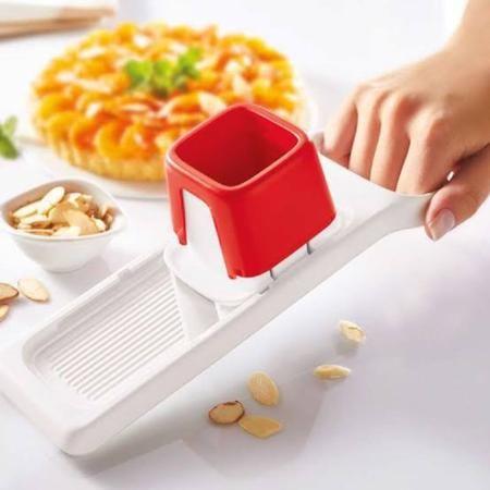 Imagem de Tupperware Ralador/Fatiador Super Chef Mini Branco. 