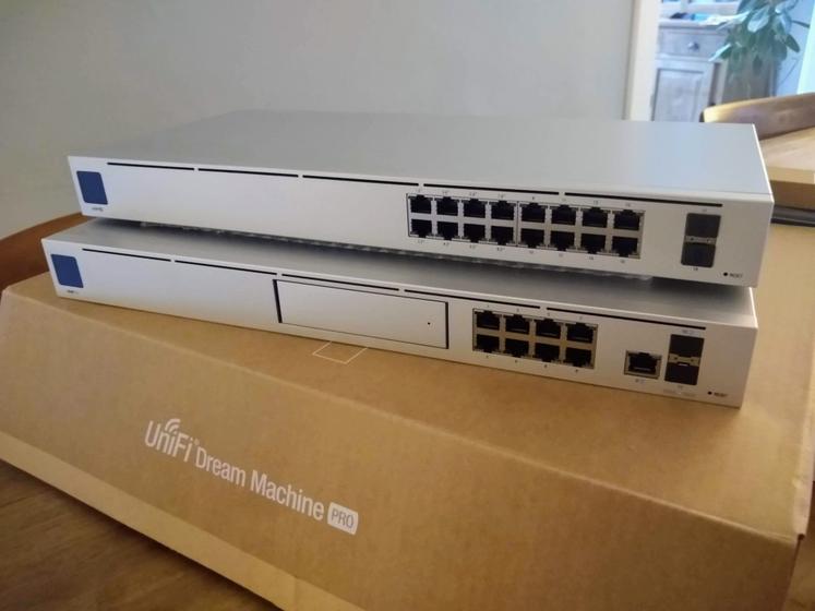 Imagem de Ubiquiti  Udm-pro-br Unifi Dream Machine Pro Gateway 8ports 10g - sem caixa