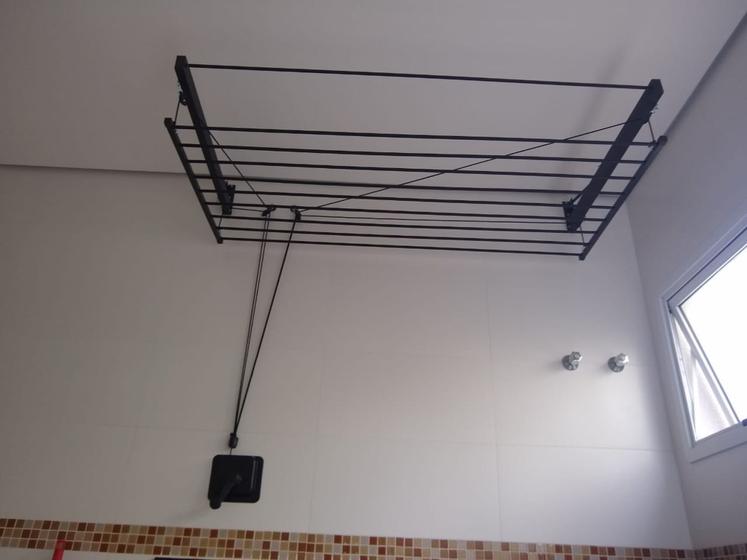 Varal de parede tradicional com manivela 8 varetas em alumínio Menor preço em Varal de parede tradicional com manivela 8 varetas em alumínio