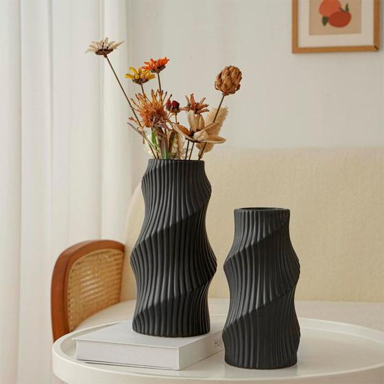 Imagem de Vaso de Cerâmica Decorativo Para Flores Preto Valoff P 25 Cm