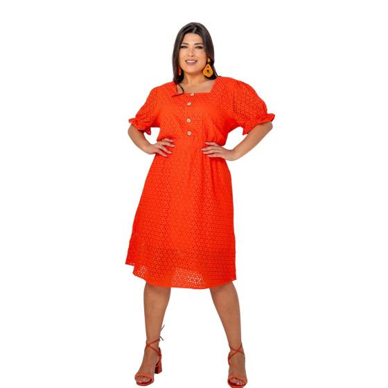 Imagem de Vestido Em Laise Midi Pls Size Com Botões E Decote Quadrado Com Cinto