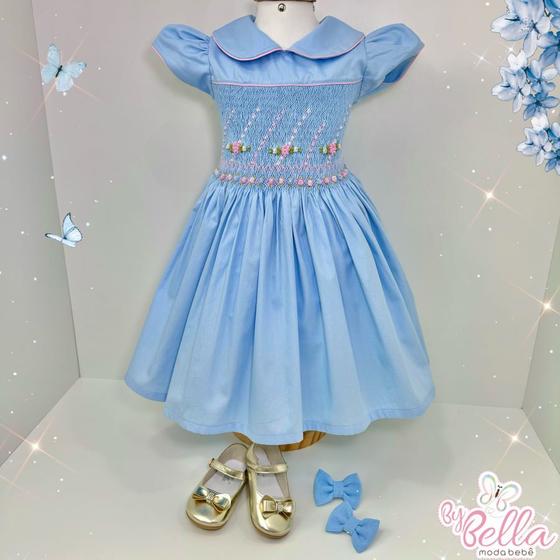 Imagem de Vestido infantil bordado manual festa bebê  ponto smok charlote azul bebê