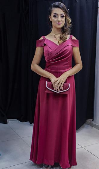 Imagem de Vestido Marsala Modelagem Ombro a Ombro com Saia Lisa no Crepe Sabrina