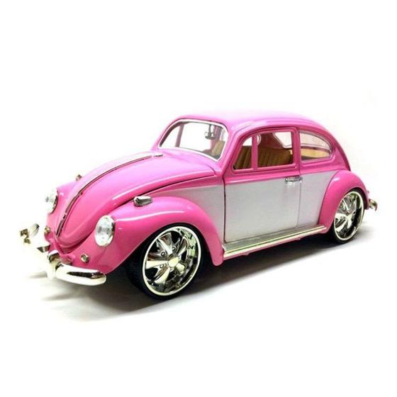 Imagem de Volkswagen Fusca 1967 escala 1:18 Die Cast Rosa