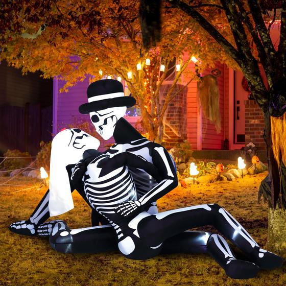 Imagem de ZPISF inflável de Halloween Cuddling Skeleton Couple 2,6 m