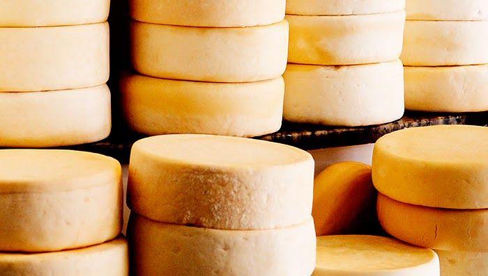 01 - QUEIJOS Meia Cura/- Norte de Minas - Queijo Minas Premium - 1KG - Queijaria Imagem de 01 - QUEIJOS Meia Cura/- Norte de Minas - Queijo Minas Premium - 1KG
