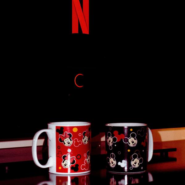 Imagem de 1 Caneca De 310ml De Porcelana Da Minnie E 1 Caneca Do Mickey Disney