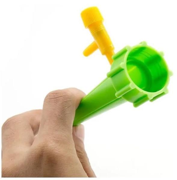1 Gotejador Irrigador Para Acoplar Em Garrafa Pet ul/Verde - Snsimports Imagem de 1 Gotejador Irrigador Para Acoplar Em Garrafa Pet ul/Verde