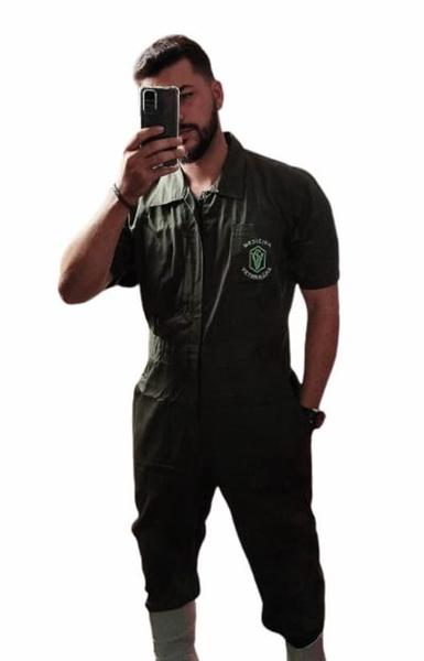1 Macacão Veterinário Vestmedic Unissex Verde Escuro Manga Curta tecido Brim Leve 100% algodão C/B - Vestmedic e-commerce Semeab Imagem de 1 Macacão Veterinário Vestmedic Unissex Verde Escuro Manga Curta tecido Brim Leve 100% algodão C/B