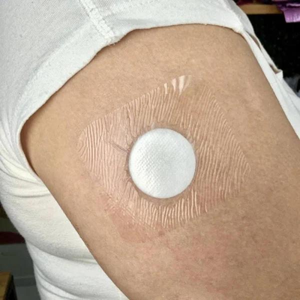 Imagem de 10 Adesivo Protege Sensor Libre + 10 Alcool Swabs Para Assepsia