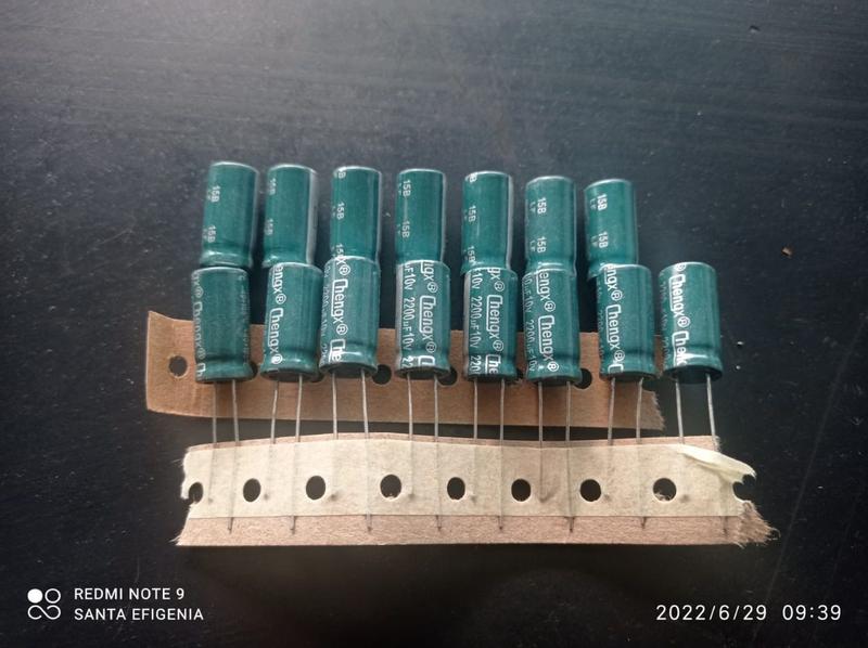 Imagem de 100x Capacitor Eletrolítico 2200uf/10v 105 10x20mm Cheng